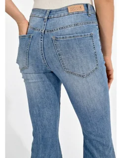 Pantalón vaquero acampanado