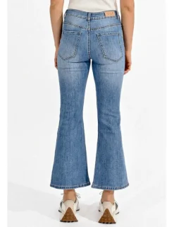 Pantalón vaquero acampanado