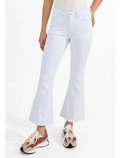 Pantalón vaquero acampanado