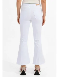 Pantalón vaquero acampanado