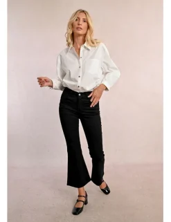 Pantalón vaquero acampanado