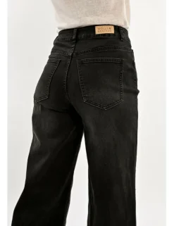 Pantalón vaquero perneras anchas