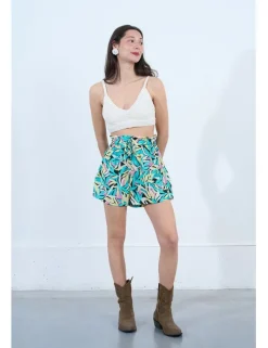 Short corto con estampado y lazada
