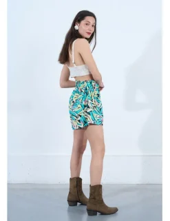 Short corto con estampado y lazada