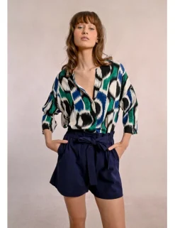 Short corto con lazada
