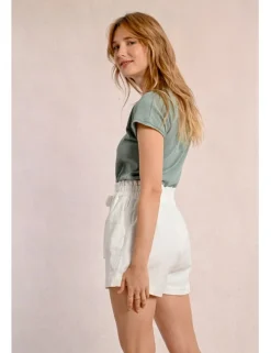 Short corto con lazada