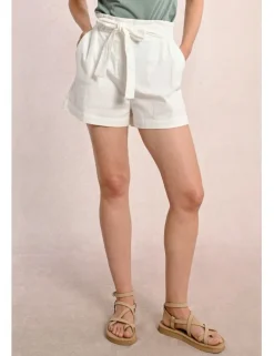 Short corto con lazada