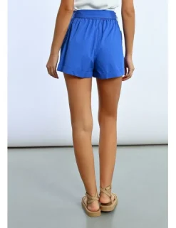 Short corto con lazada
