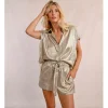 Short corto con lazada metalizado