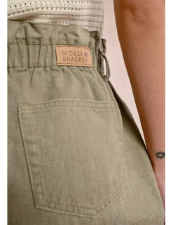 Short vaquero con cinturón
