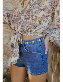 Short vaquero detalle flores