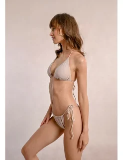 Top de bikini triángulo en tejido brillante