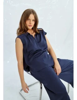 Top de manga corta con cuello camisero