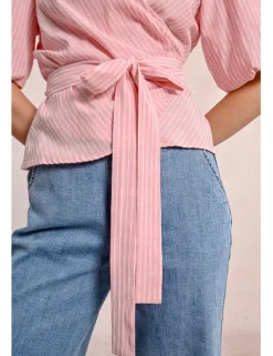 Top de manga corta con estampado y lazada
