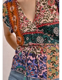 Top de manga corta con estampado