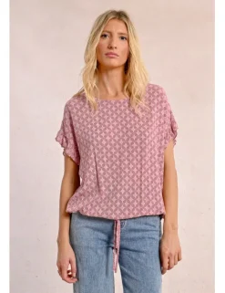 Top de manga corta con lazada y estampado
