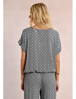 Top de manga corta con lazada y estampado