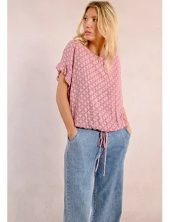 Top de manga corta con lazada y estampado