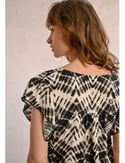 Top de manga corta mariposa con estampado