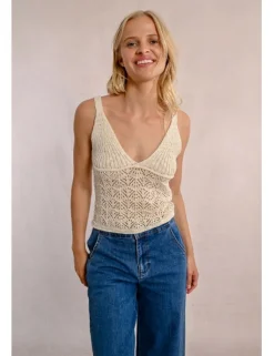 Top de tirantes en tejido de crochet