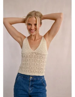 Top de tirantes en tejido de crochet