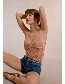 Top de tirantes en tejido de crochet