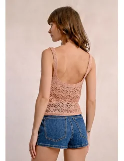 Top de tirantes en tejido de crochet