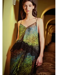 Top lencero con estampado y encaje
