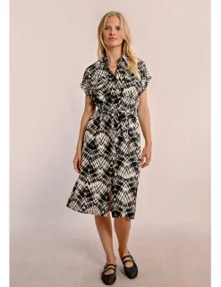 Vestido camisero de manga corta con estampado