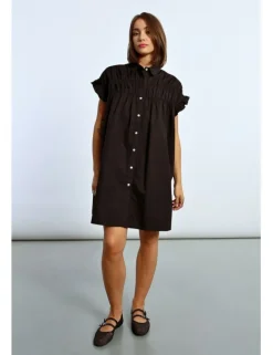Vestido corto camisero con pliegues
