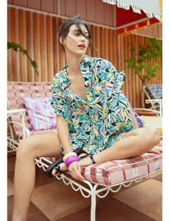 Vestido corto camisero con estampado y pliegues