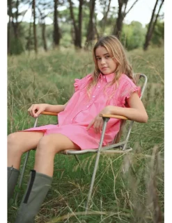 Vestido corto camisero con pliegues