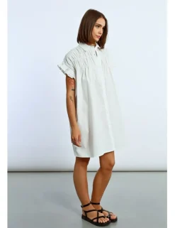 Vestido corto camisero con pliegues