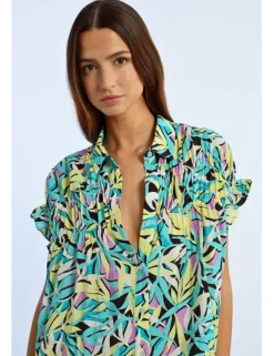 Vestido corto camisero con estampado y pliegues