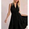 Vestido corto con escote halter asimétrico