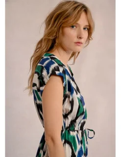 Vestido corto con estampado y lazada