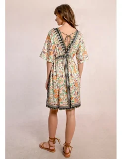 Vestido corto con estampado y lazada