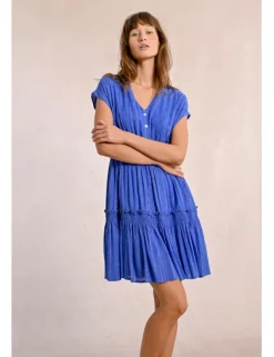Vestido corto con volantes y estampado
