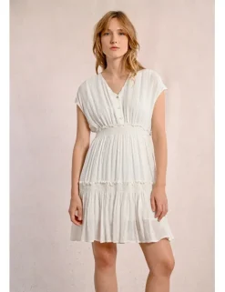 Vestido corto con volantes y estampado