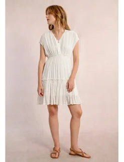 Vestido corto con volantes y estampado