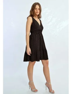 Vestido corto cruzado sin manga con volantes