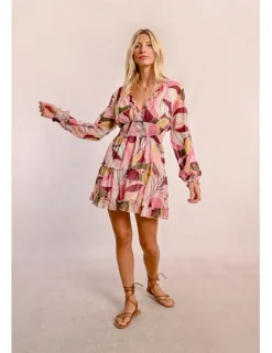 Vestido corto de manga larga con estampado y volantes