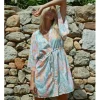 Vestido corto de manga mariposa con estampado