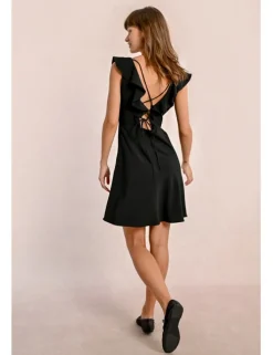 Vestido corto de manga mariposa con aberturas