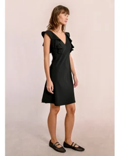 Vestido corto de manga mariposa con aberturas
