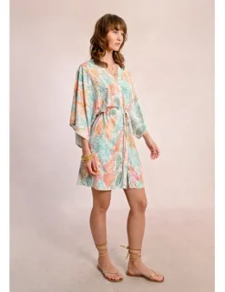 Vestido corto de manga mariposa con estampado