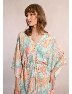 Vestido corto de manga mariposa con estampado