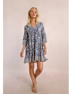 Vestido corto de media manga con estampado