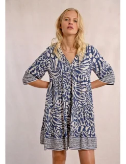 Vestido corto de media manga con estampado