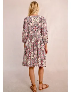 Vestido corto de media manga con estampado